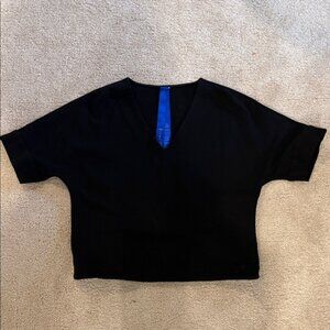 Kit and Ace Boxy/Square  Black V-Neck Top